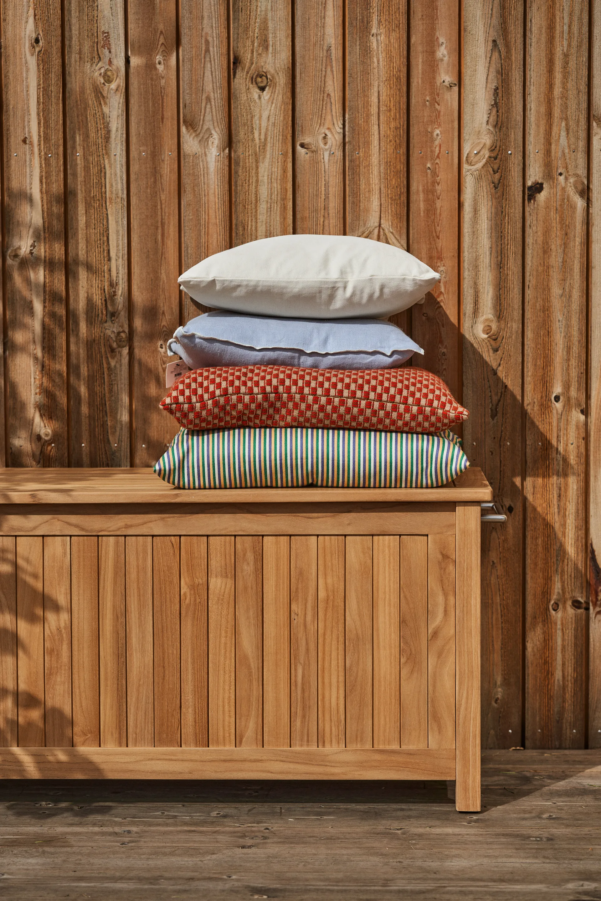 Bjärknäs dynbox med hjul S 130x50x60 cm, Teak 1898