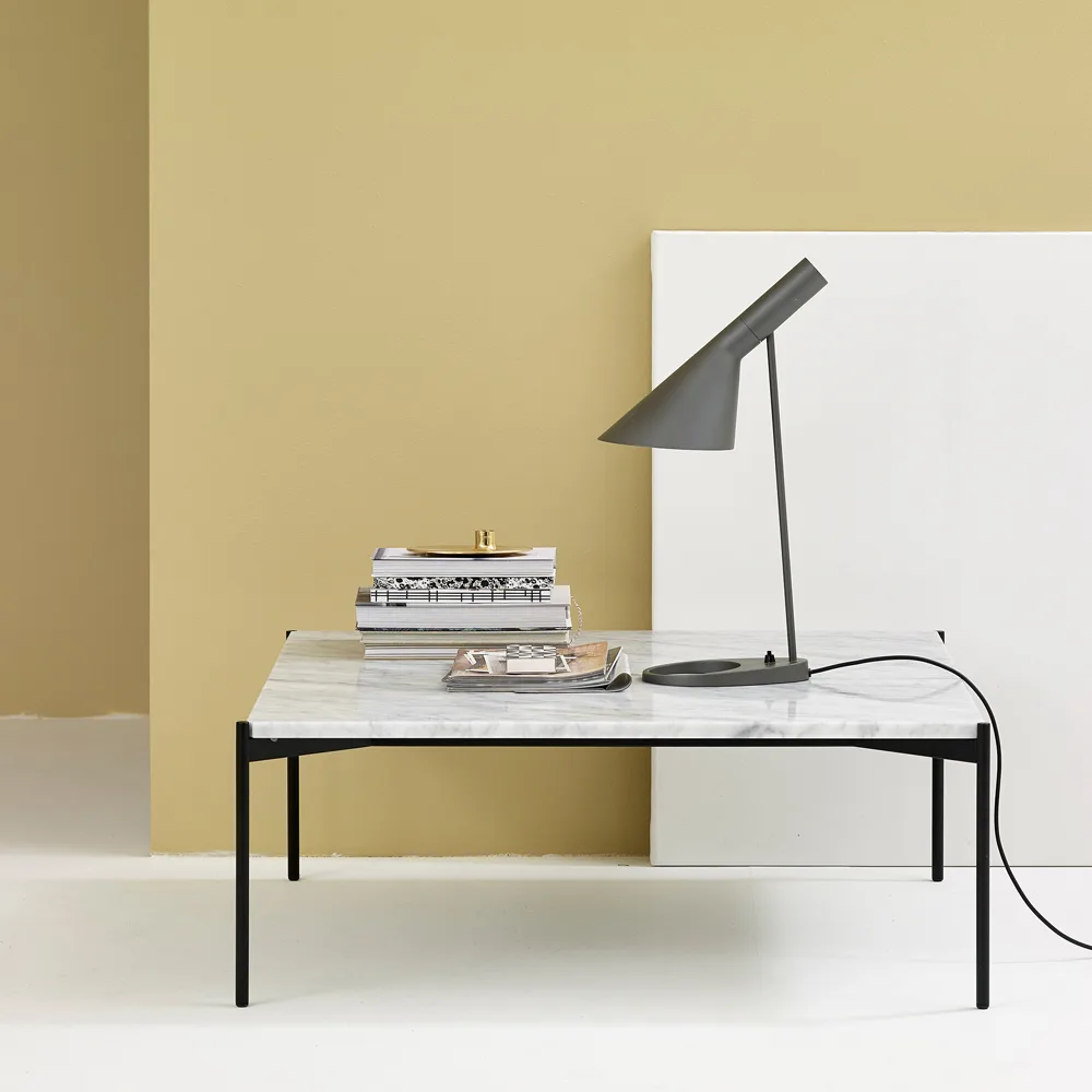 Plateau soffbord, marmor vit, svart underrede, 60x60 Adea