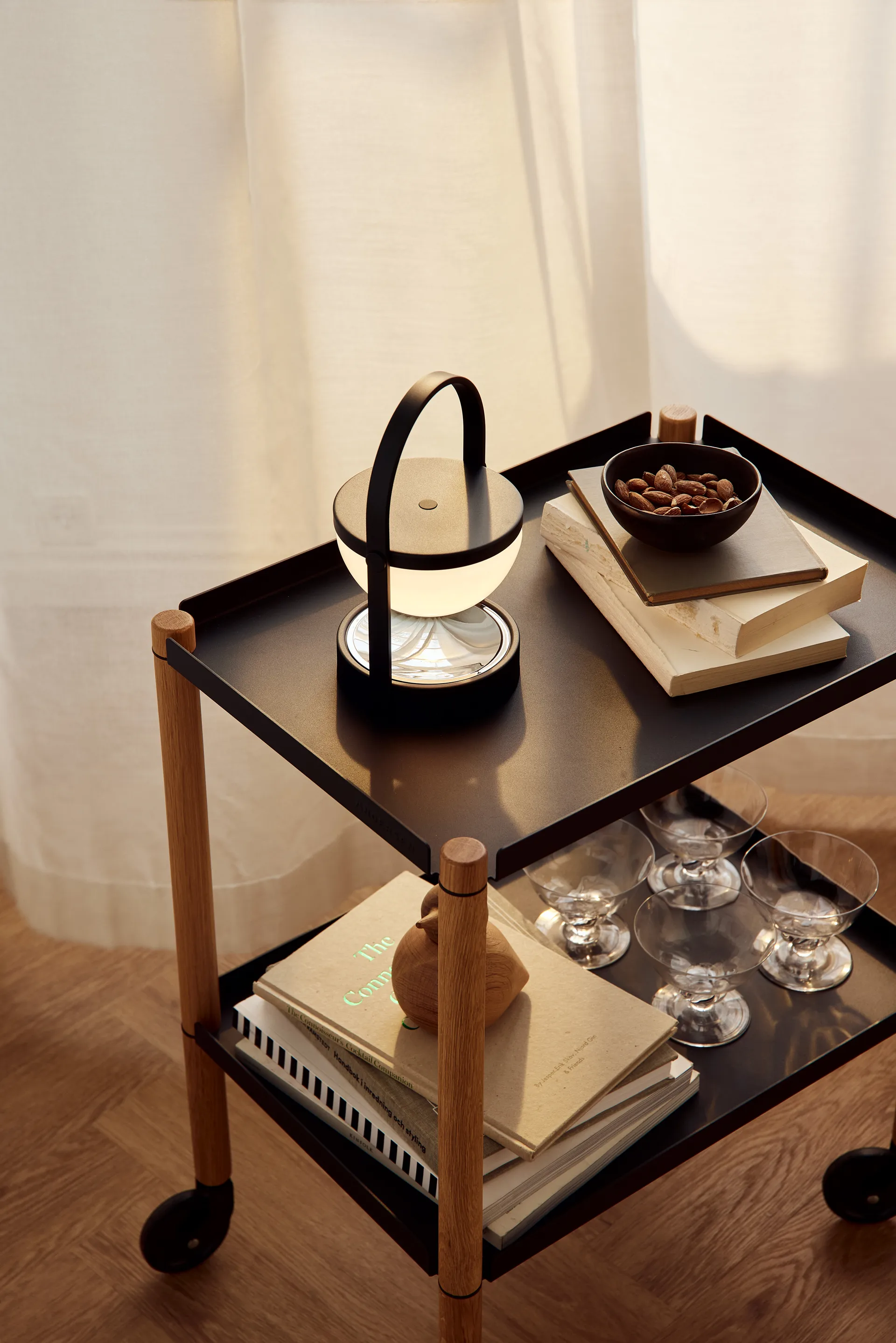 Connect bord, Oljad ek, svart metall Andersen Furniture