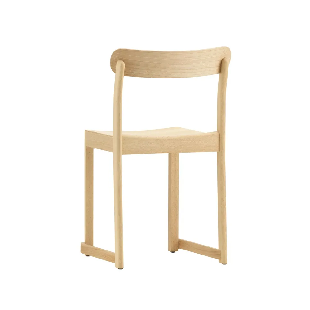 Atelier stol, Klarlackerad bok Artek
