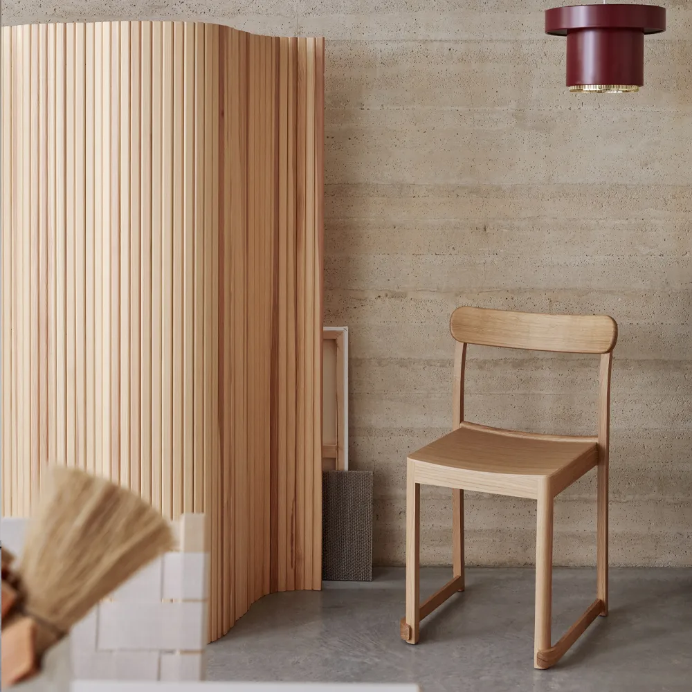 Atelier stol, Svartlackerad bok Artek