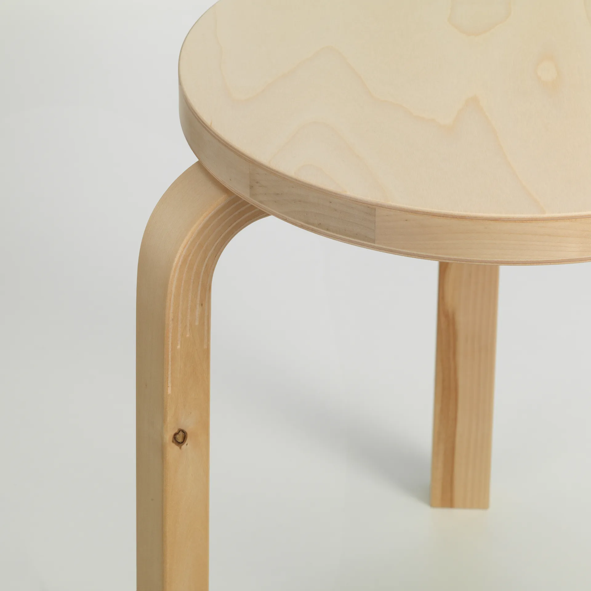 Stool 60 Villi pall jubileumsutgåva 90 år, Björk Artek