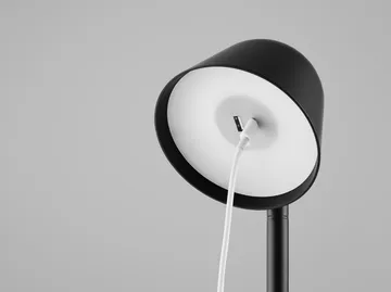 Charge bordslampa 57,3 cm - Svart - Ateljé Lyktan