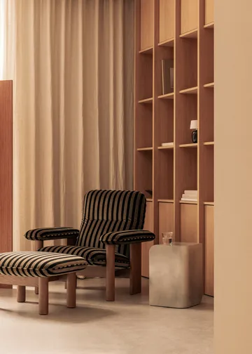 Brasilia fåtölj - Dark oak-Avalon 012 - Audo Copenhagen