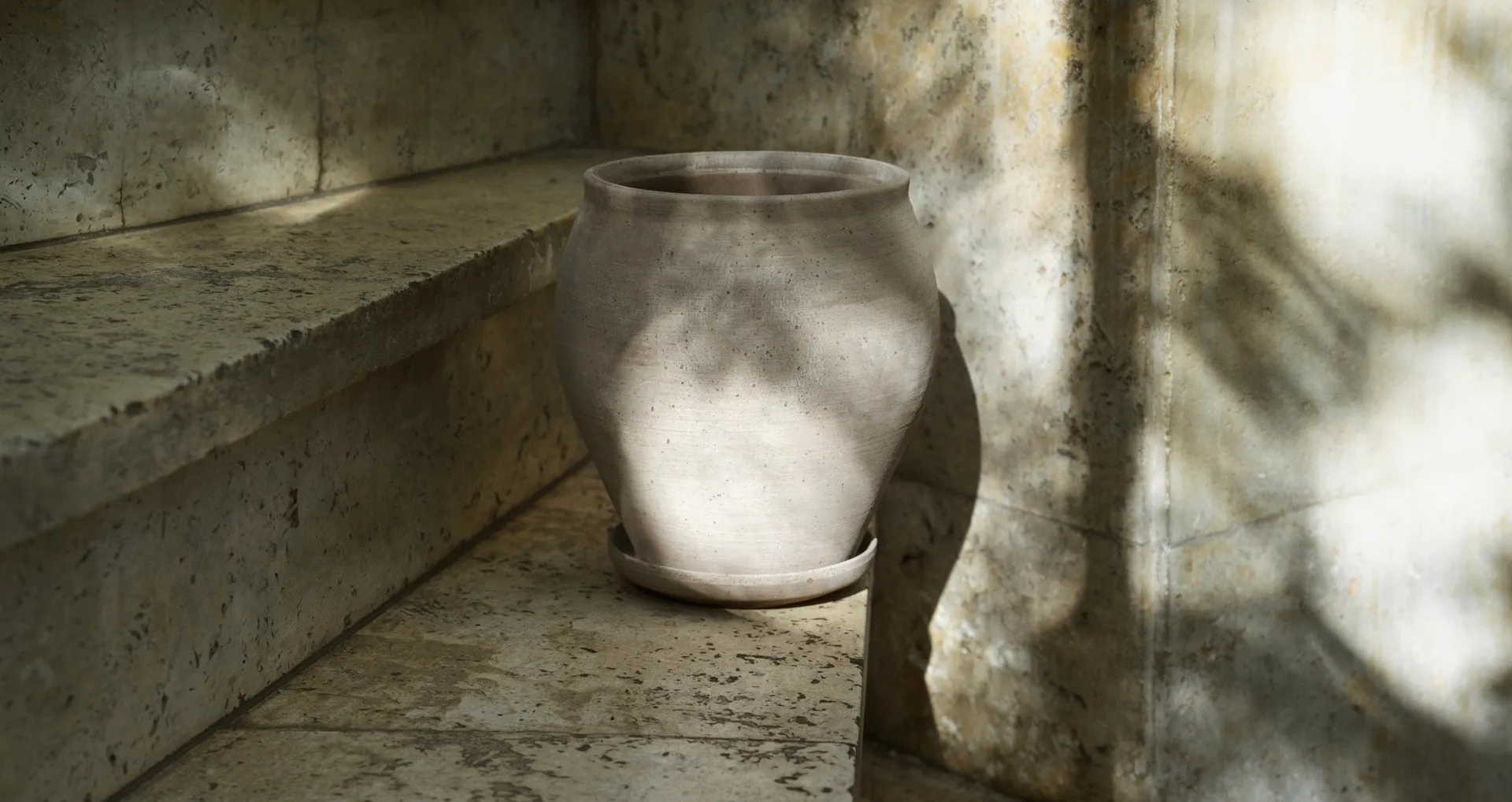 Delphi kruka med fat 2 delar, Grey, Ø20 cm Bergs Potter