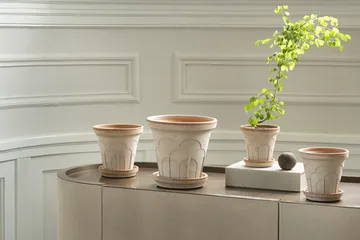 Fleur kruka med fat 2 delar - Rosa, Ø14 m - Bergs Potter