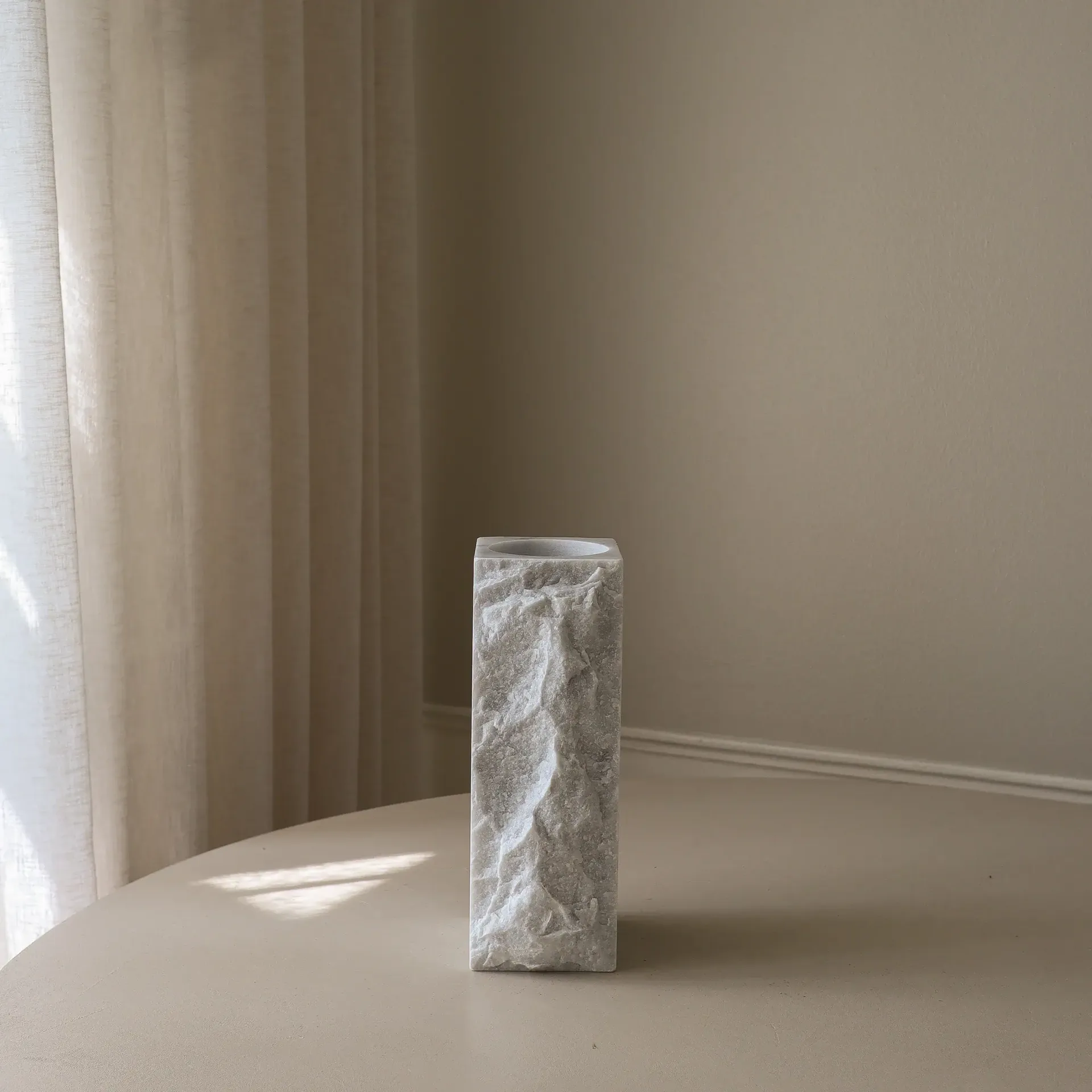 Carrara Edge marmorvas, Medium, 30 cm Botané