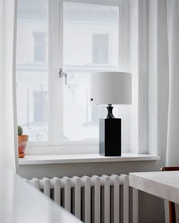 Woody bordslampa 56 cm - Svart-vit - By Rydéns