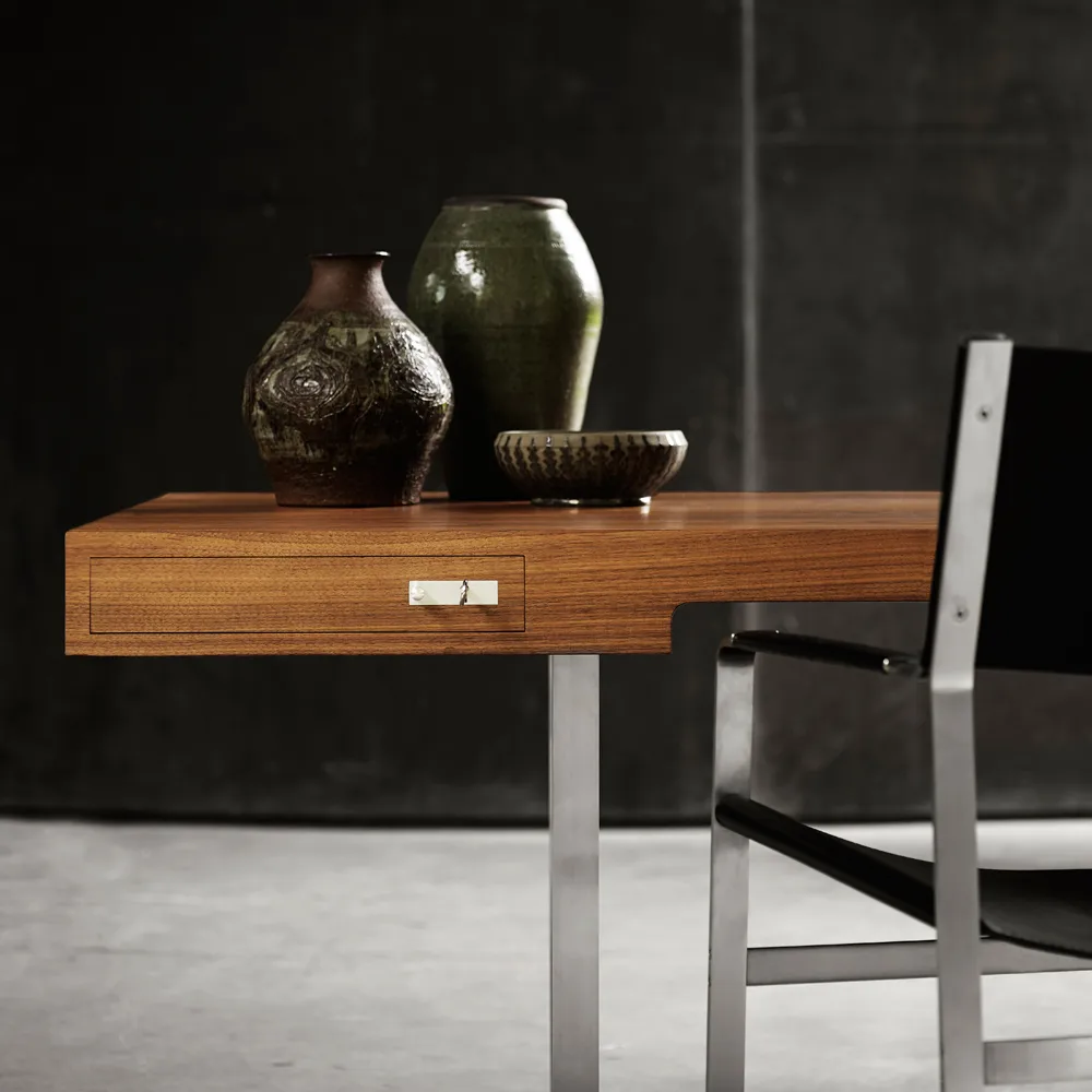 CH111 karmstol, Loke 7150 svart läder-rostfritt stativ Carl Hansen & Søn