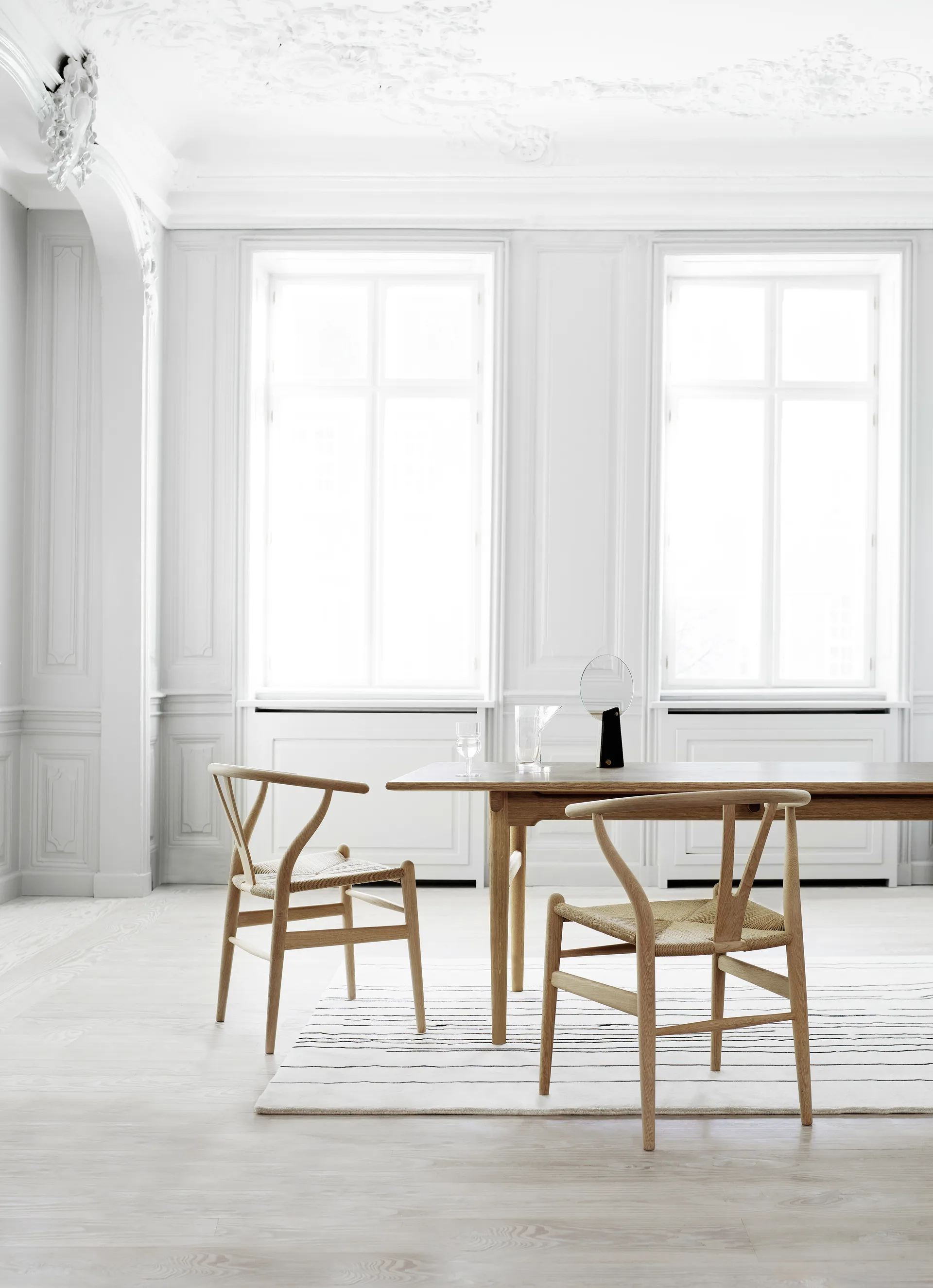 CH24 Y-stol, Såpad ek-svart Carl Hansen & Søn
