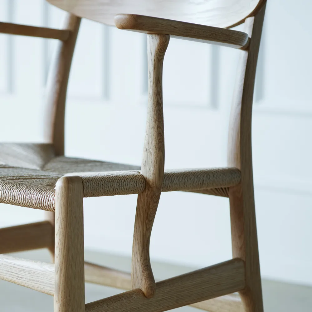 CH26 karmstol, Oljad ek-svart Carl Hansen & Søn