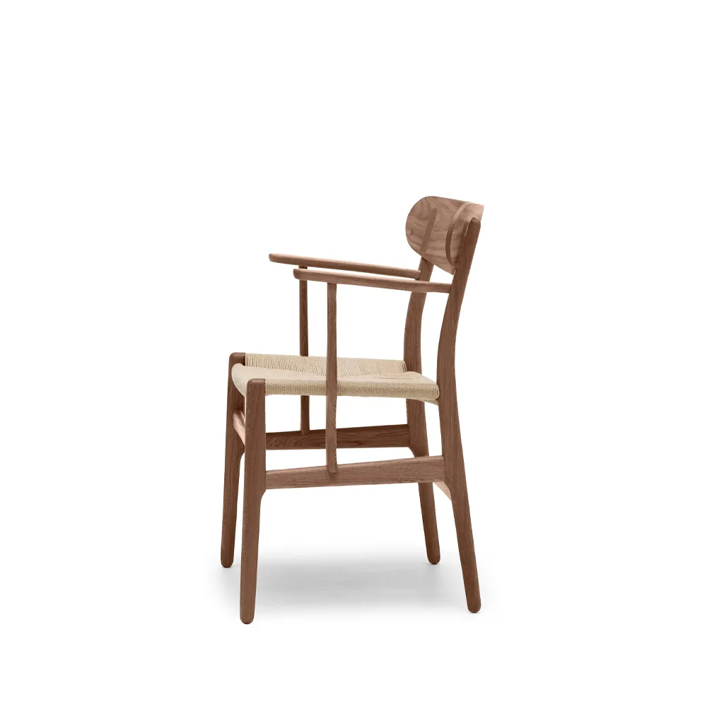CH26 karmstol, Oljad valnöt-naturflätad Carl Hansen & Søn