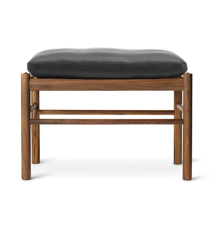 OW149F Colonial fotpall - Valnöt-läder Thor 301 svart - Carl Hansen & Søn