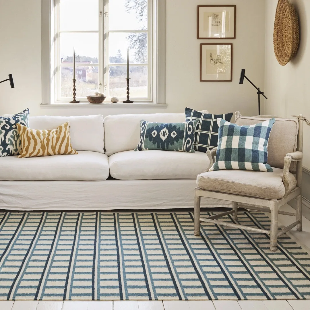 Mysore ullmatta 180x270 cm, Off white-heaven blue Chhatwal & Jonsson