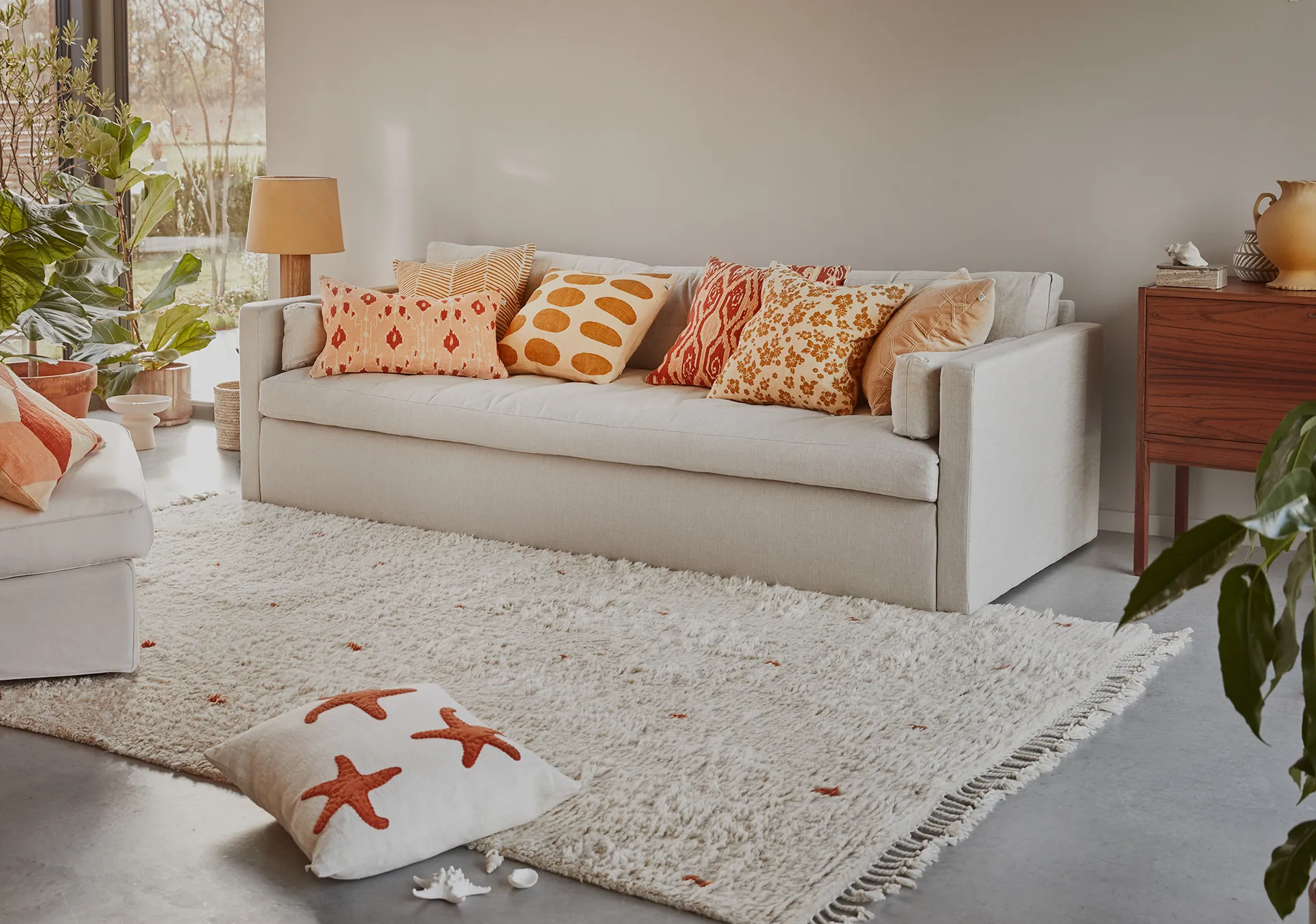 Ravi matta 177x266 cm, Off white-orange Chhatwal & Jonsson