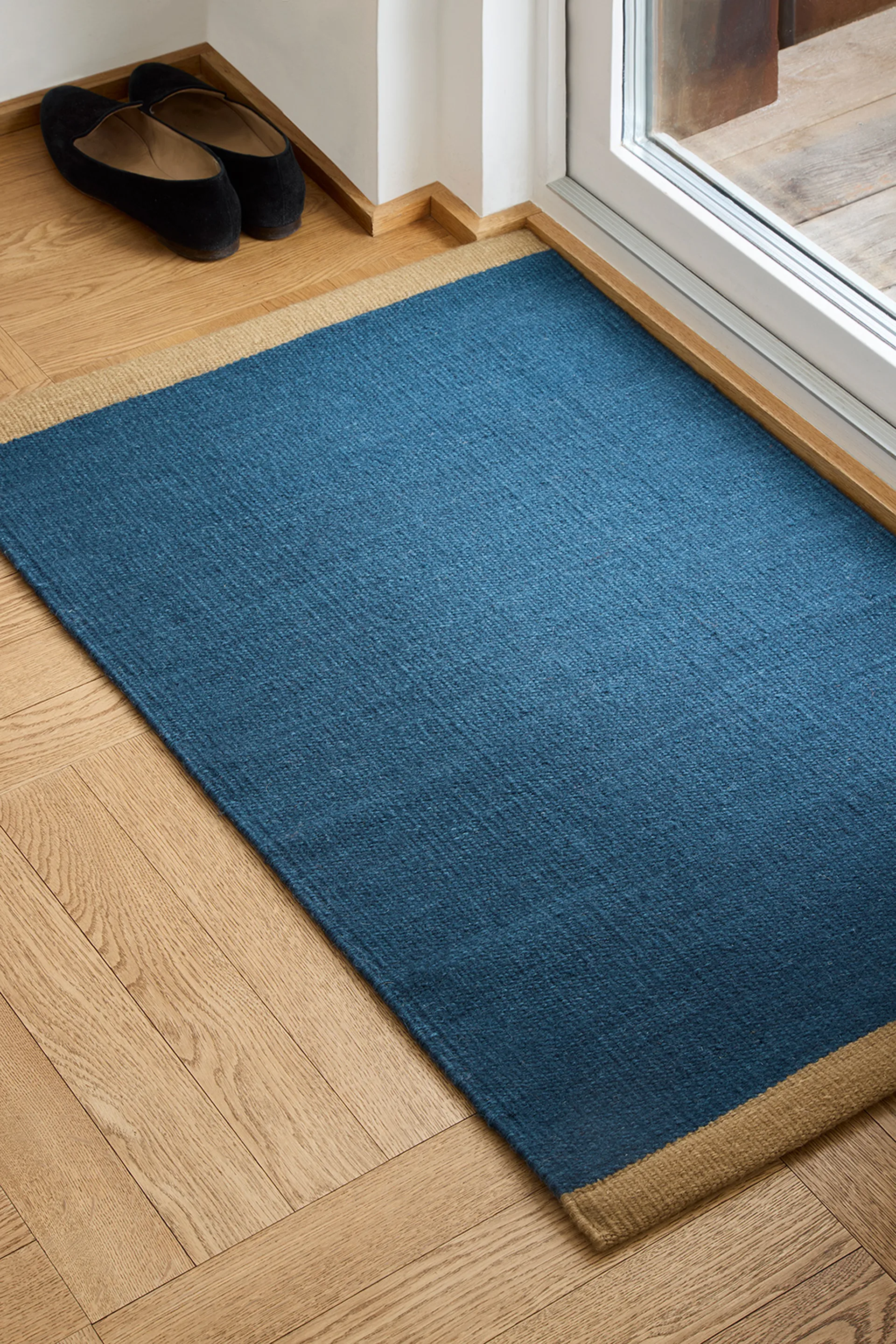 Traceable Tarun dörrmatta 60x90 cm, Dark Blue-Beige Chhatwal & Jonsson