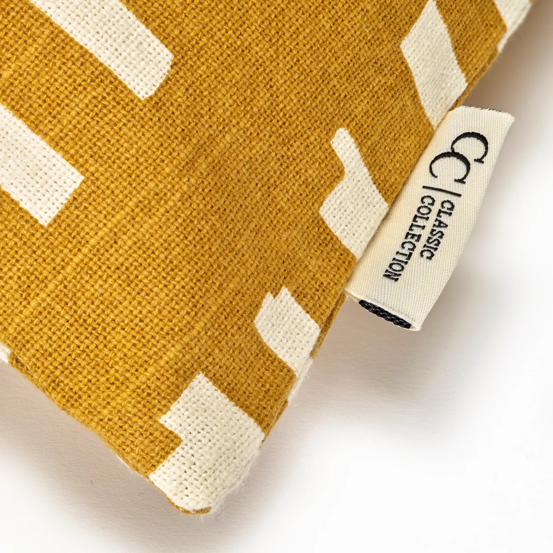 Ikat Block kuddfodral 50x50 cm, Yellow Classic Collection
