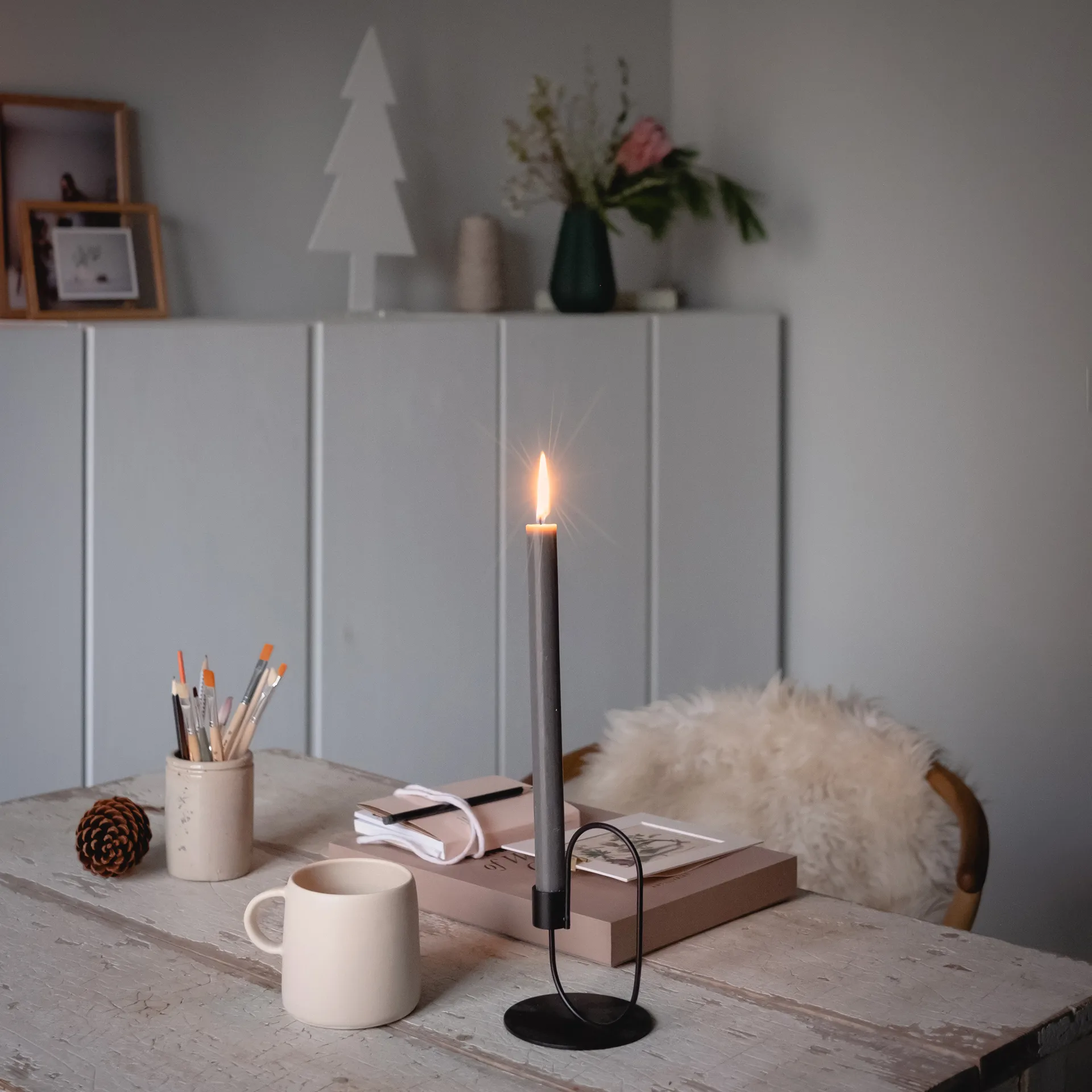 Swoop ljusstake, Svart Cooee Design