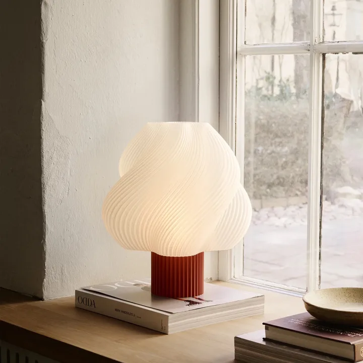 Soft Serve bordslampa - Rhubarb, Grande, 34 cm - Crème Atelier