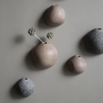 Miniature vägghängd vas brun - Small Ø8 cm - DBKD