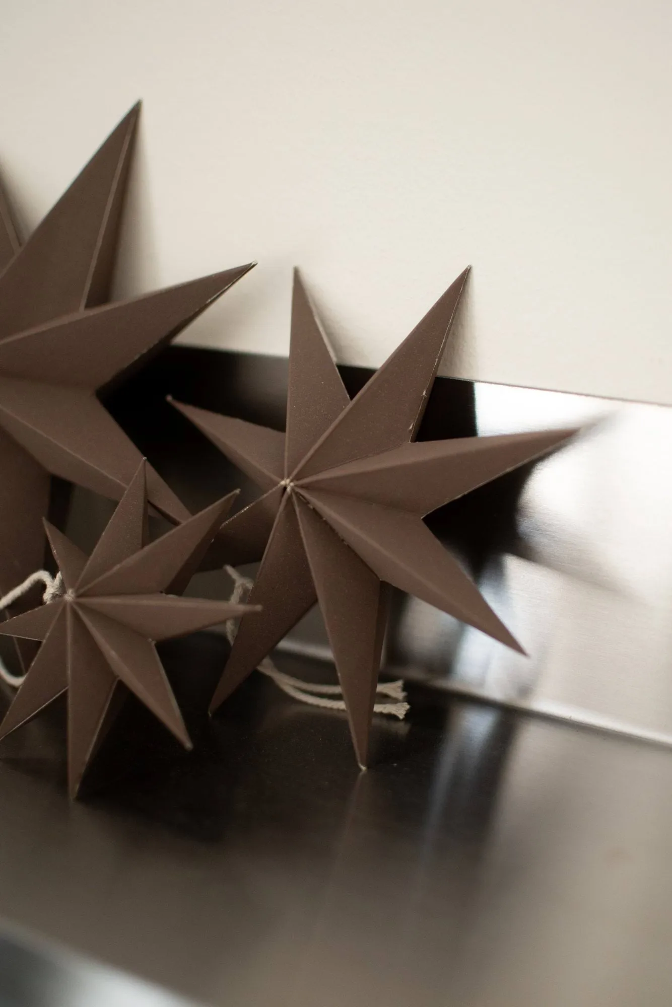 Paper winter star dekorationshänge, Brown, medium, Ø14 cm DBKD