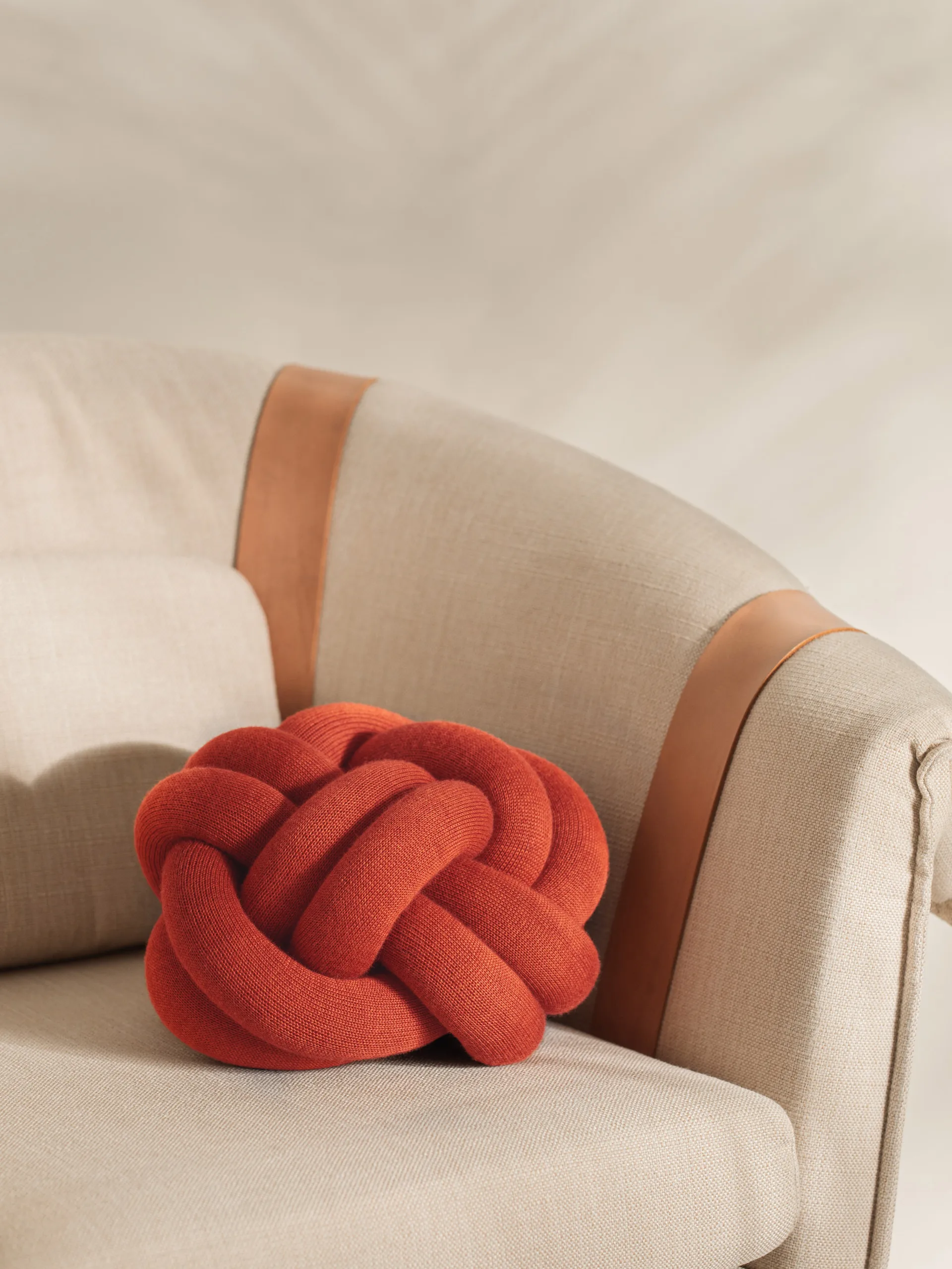Knot kudde, Orange red Design House Stockholm