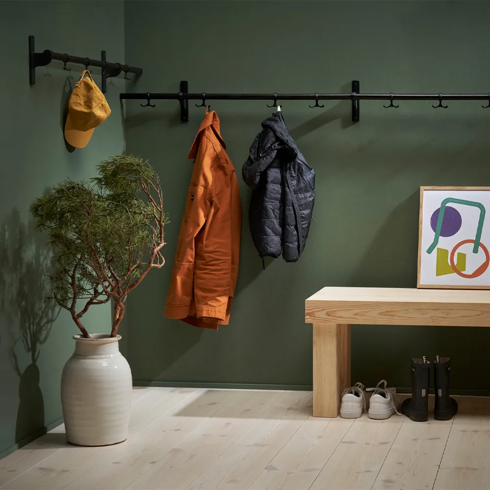 Nostalgi kroklist, Valnöt-svart stativ Essem Design