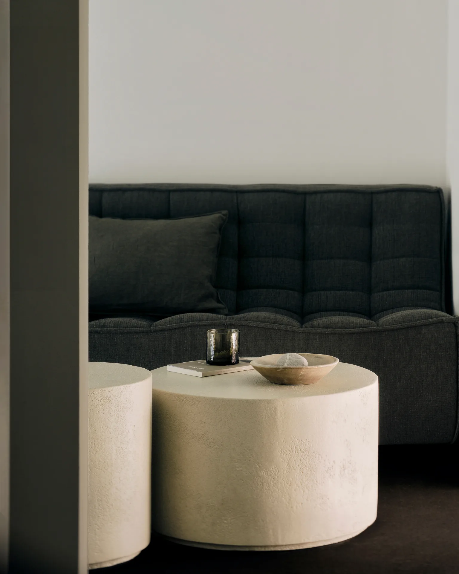 N701 fåtölj, Moss Eco fabric Ethnicraft
