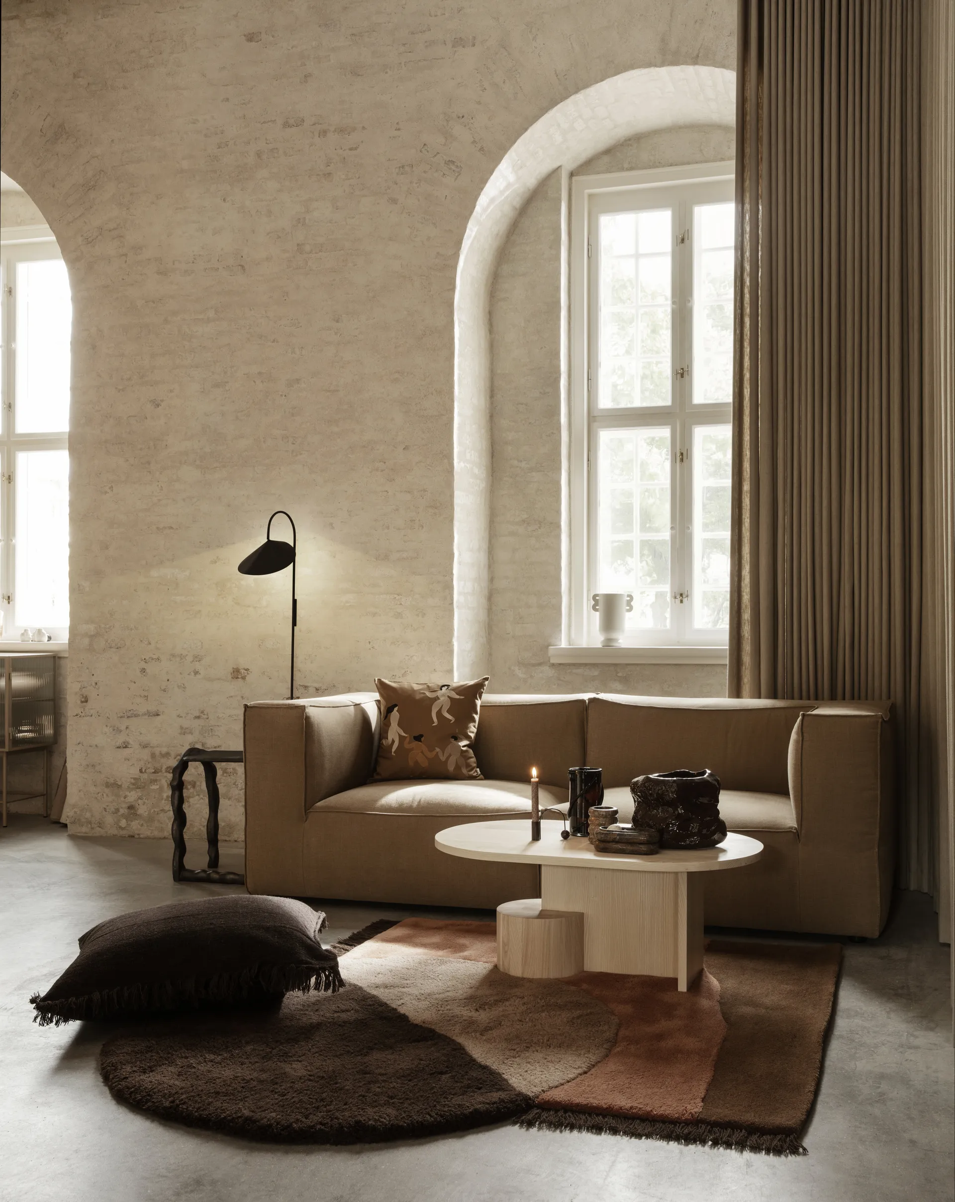Arum swivel tall vägglampa, Black Ferm Living