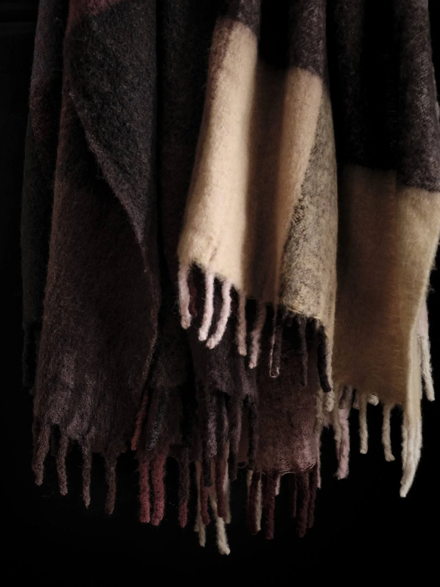 Blur mohair pläd, Dark chocolate-oxide red, 130x170 cm Ferm Living