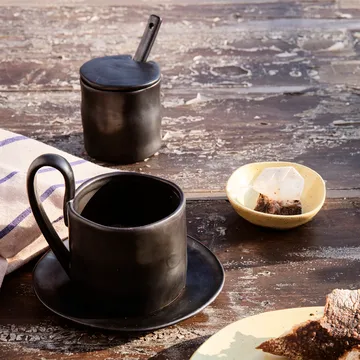 Flow mugg 36 cl - Svart - Ferm Living