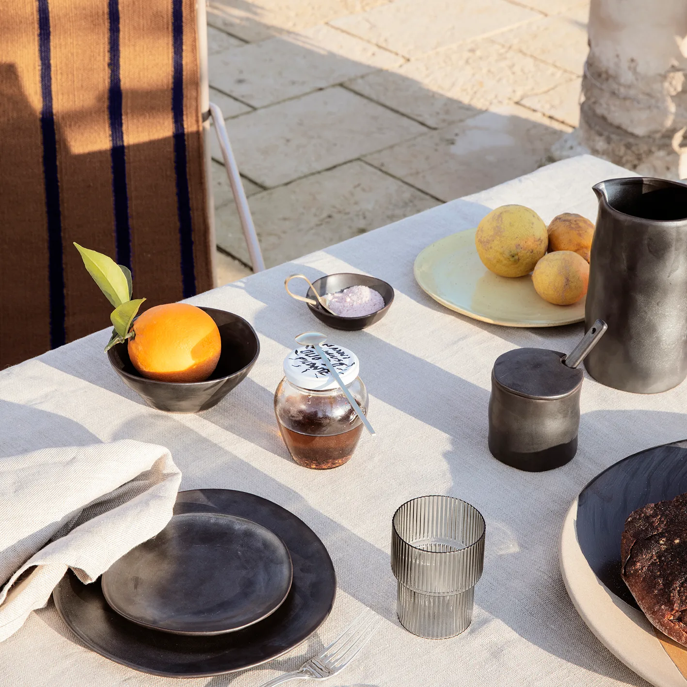 Flow syltburk med sked, Svart Ferm Living