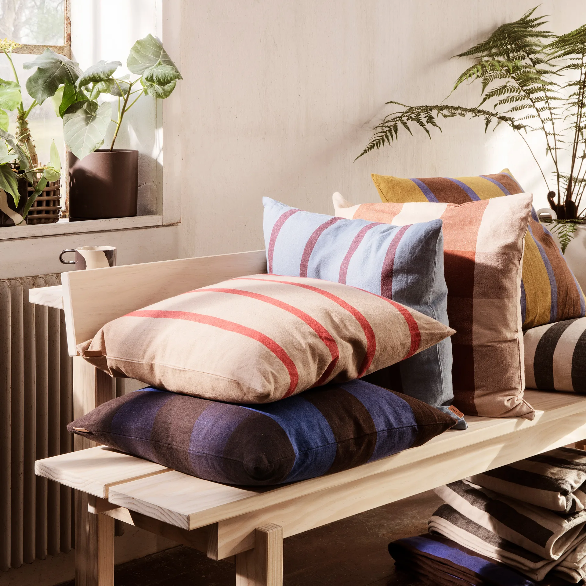 Grand kudde 50x50 cm, Sand-black Ferm Living