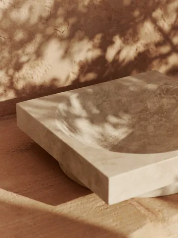 Hew dekorationsskål låg - Travertine - Ferm Living
