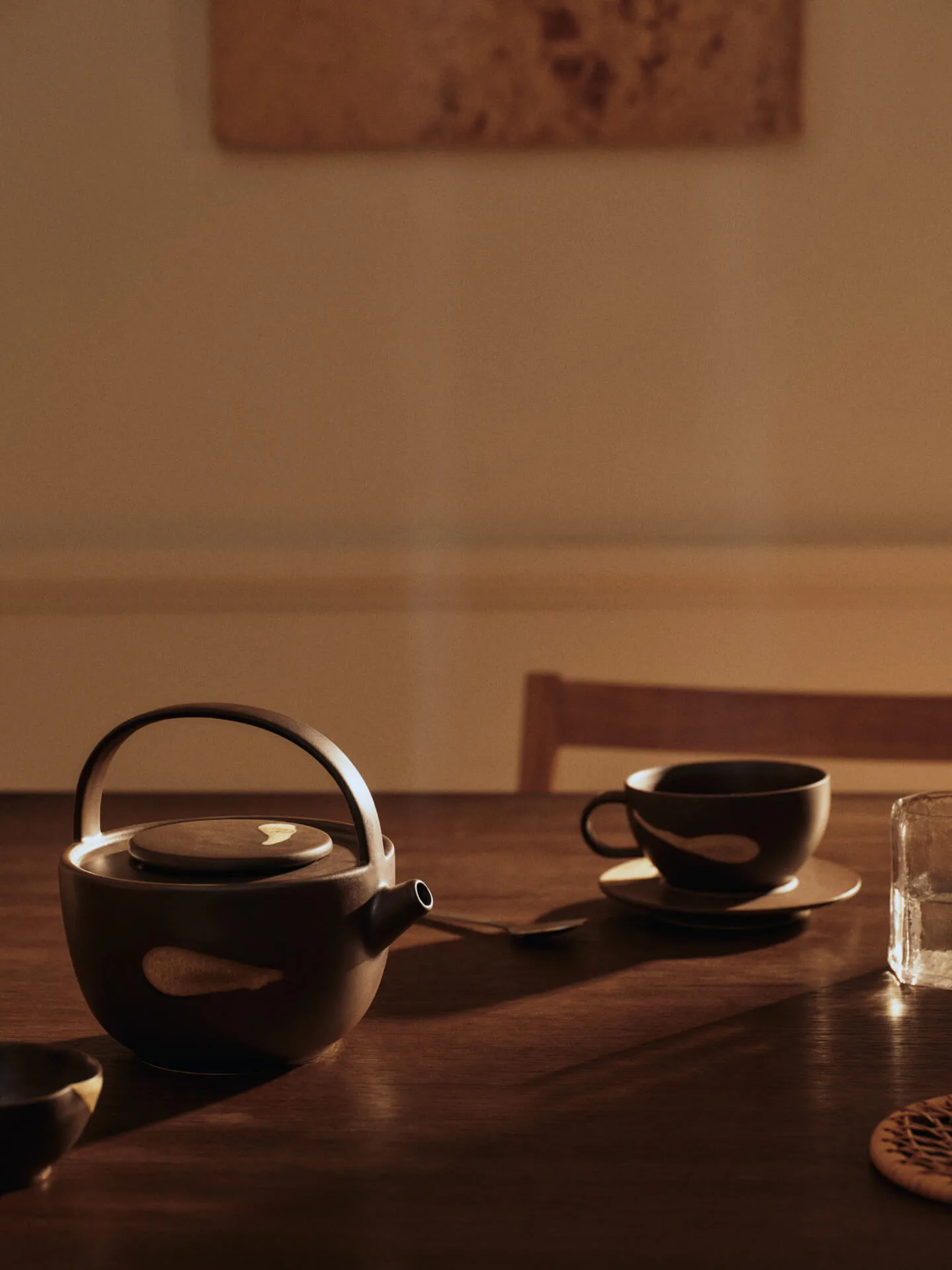 Koyo kopp med fat 36 cl, Dark brown-buff Ferm Living