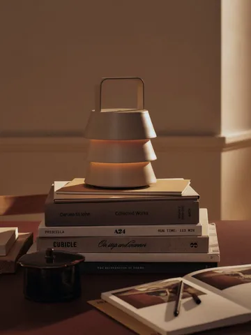 Luver bordslampa portabel - Cashmere - Ferm Living