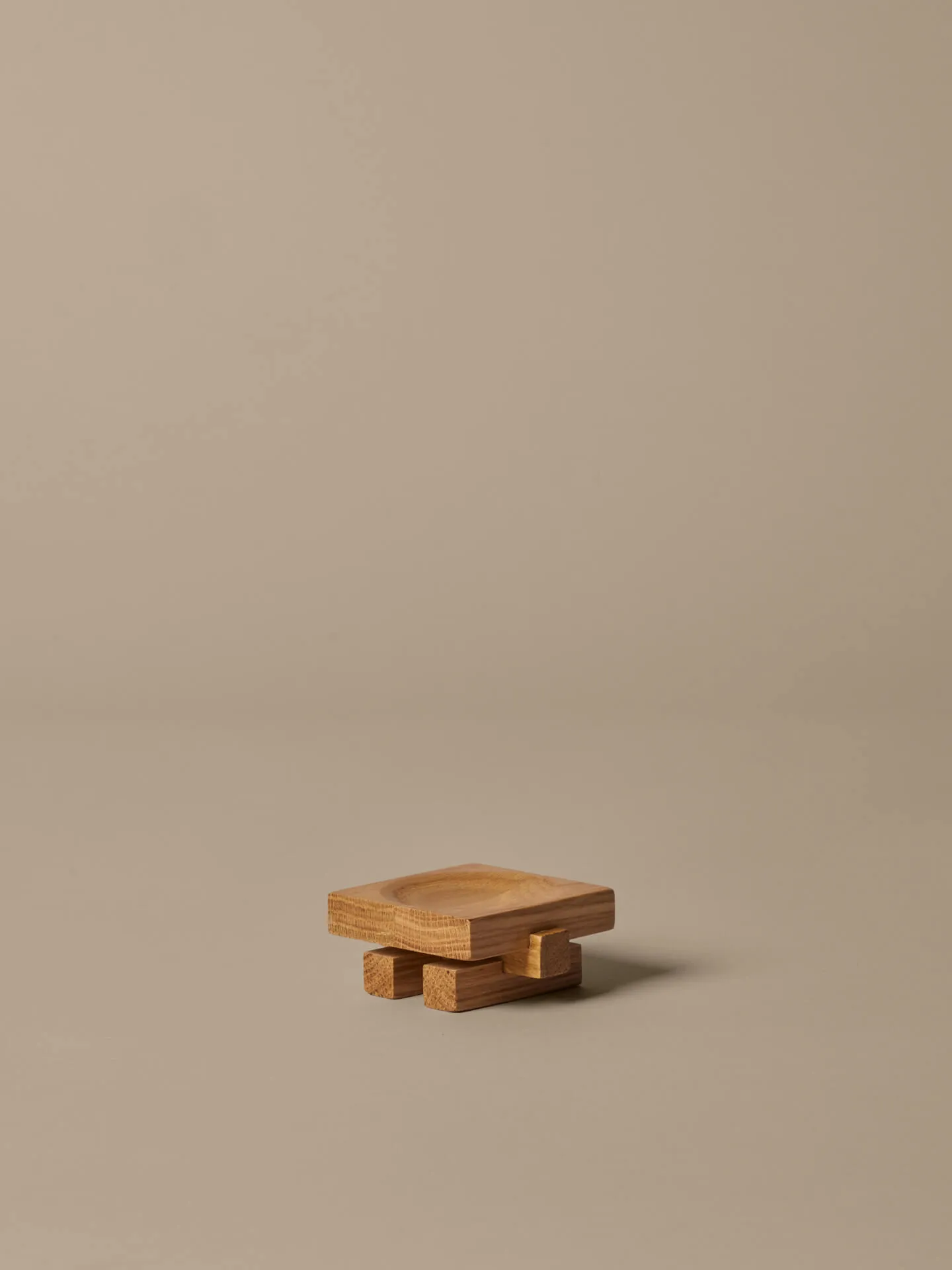 Moku bricka, Obehandlad ek, 7x8 cm Ferm Living
