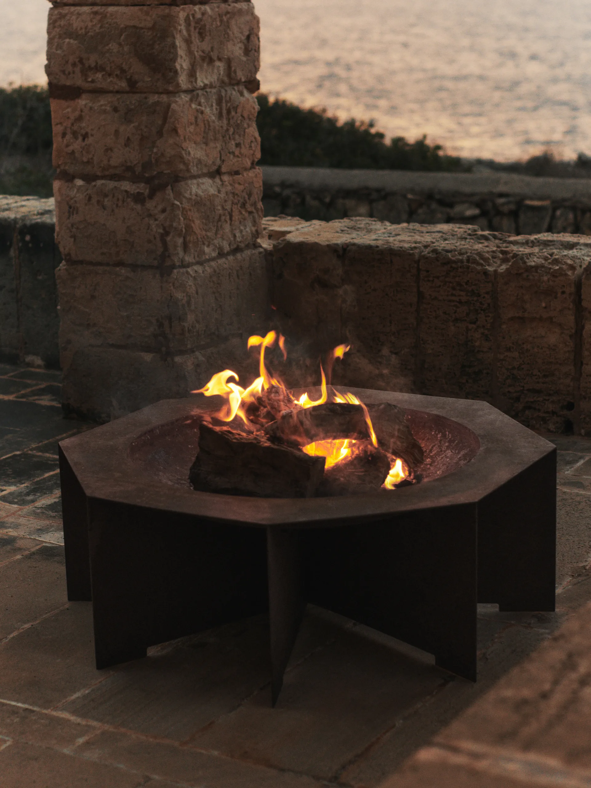 Otto fire pit eldstad, Rust, Ø85,5x29 cm Ferm Living