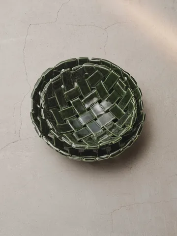 Plait skål Ø30 cm - Emerald green - Ferm Living