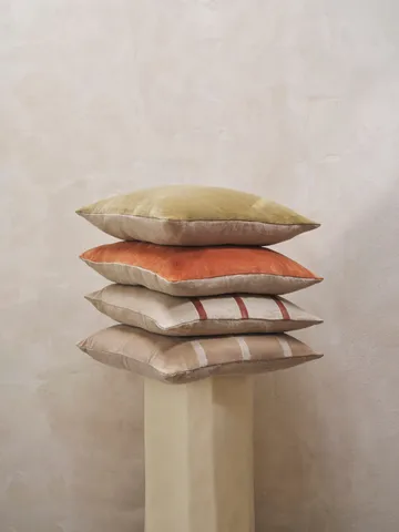 Senti Stripe kudde 50x50 cm - Dark sand-linen - Ferm Living