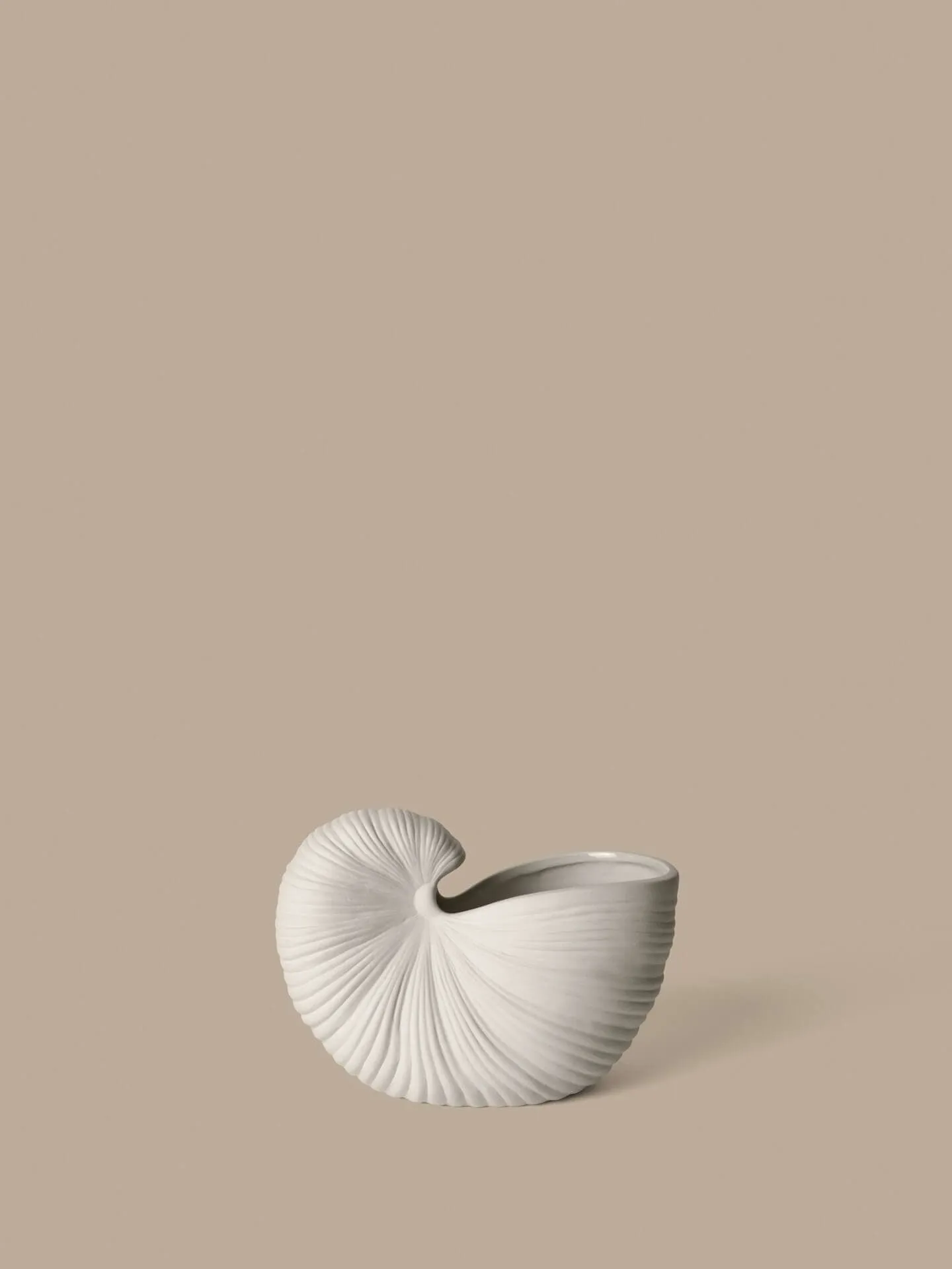 Shell pot, Off-white, 23x11,5x16 cm Ferm Living
