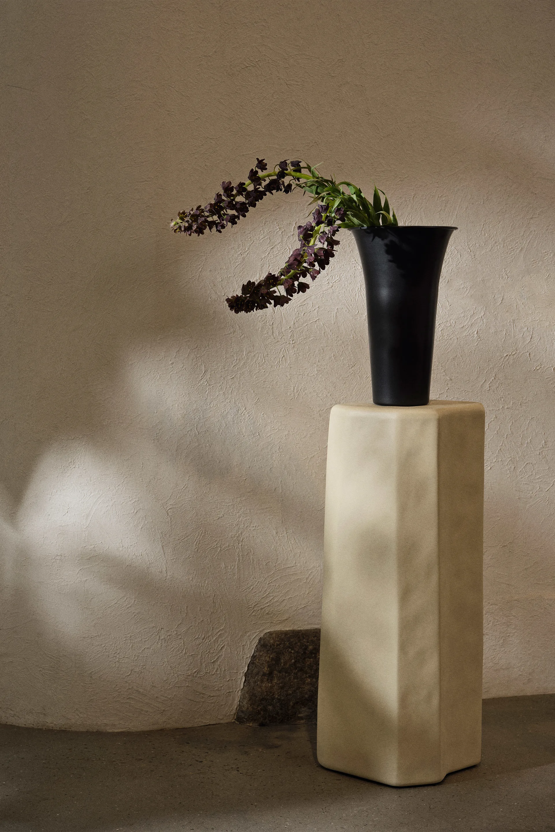 Staffa piedestal, Ivory Ferm Living