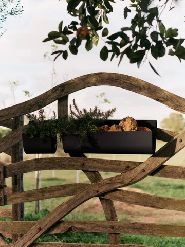 Uma balkonglåda small 20 cm - Black - Ferm Living