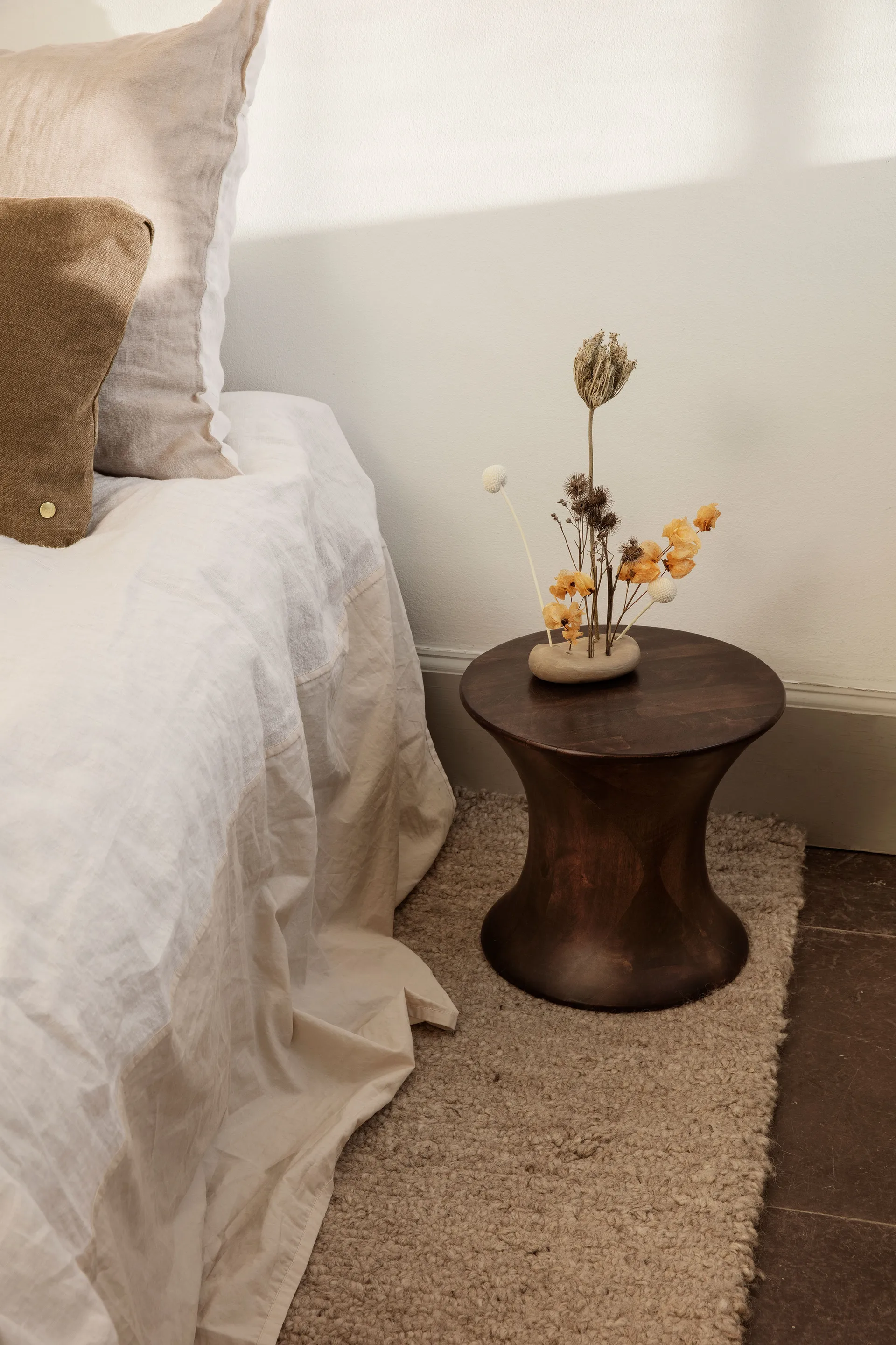 Vanitas Flower Stone vas, Sand Ferm Living