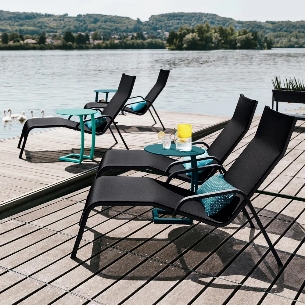 Alize Offset bord lågt, Black cherry (vinröd) Fermob