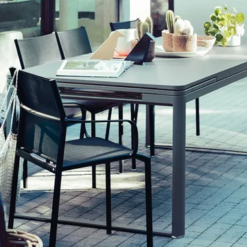 Cadiz karmstol - Anthracite (grå) - Fermob