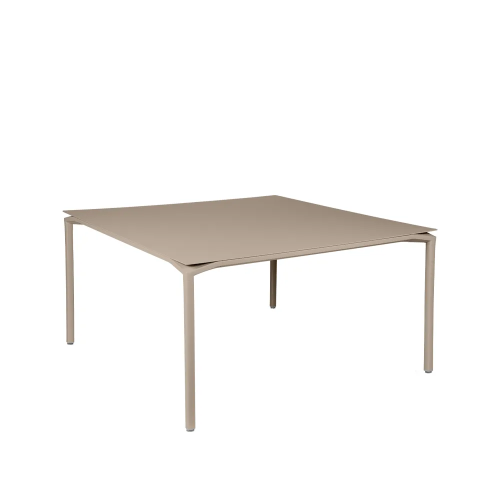 Calvi bord kvadratiskt 140x140 cm, Nutmeg (beige) Fermob