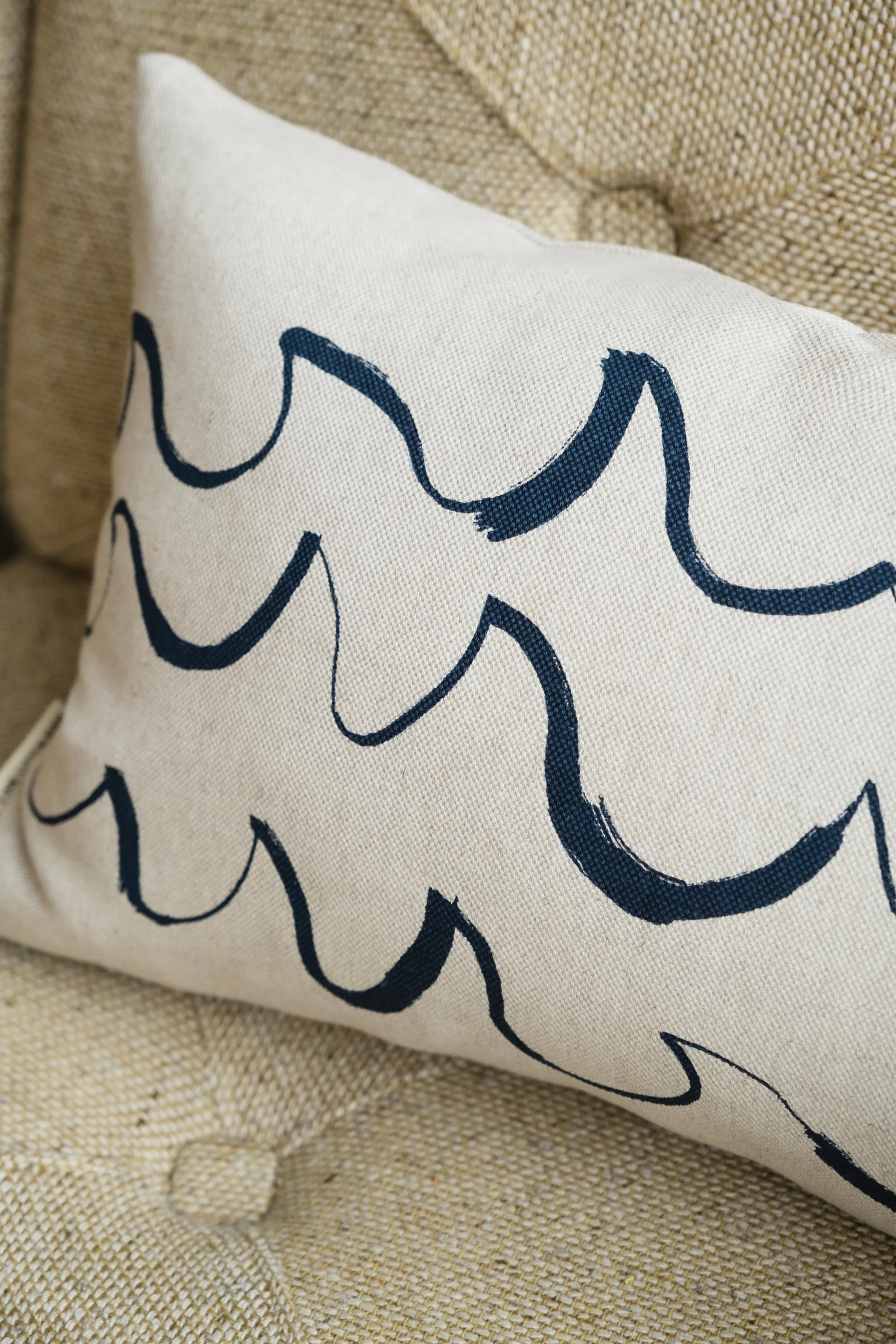 Wave kuddfodral 38x58 cm, Blå Fine Little Day
