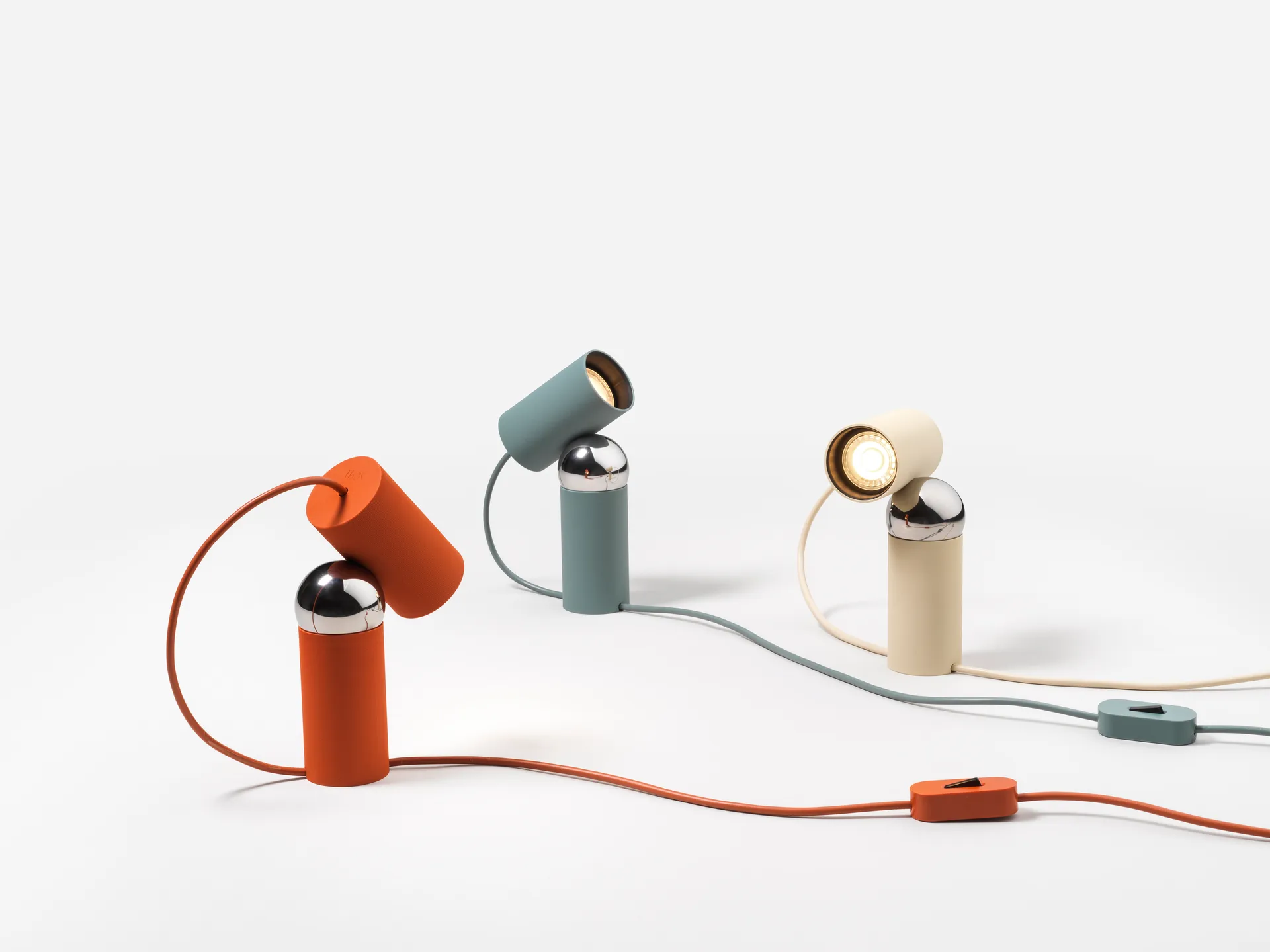 Bilboquet bordslampa, Tomato Flos