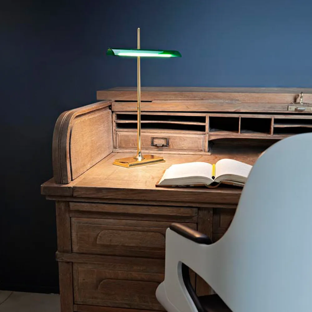 Goldman bordslampa, Mässing-grön Flos